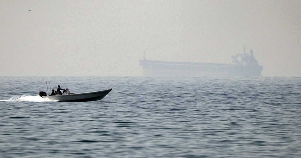 Tin vui cho cả thế giới: 3 tàu chở dầu, khí đốt bất ngờ vượt eo biển Hormuz thành công sau khi Mỹ áp đặt lệnh phong tỏa