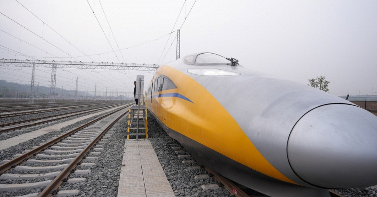 Trung Quốc tạo ra "cơn lốc" trên đường ray, ghi nhận tốc độ tối đa đáng kinh ngạc