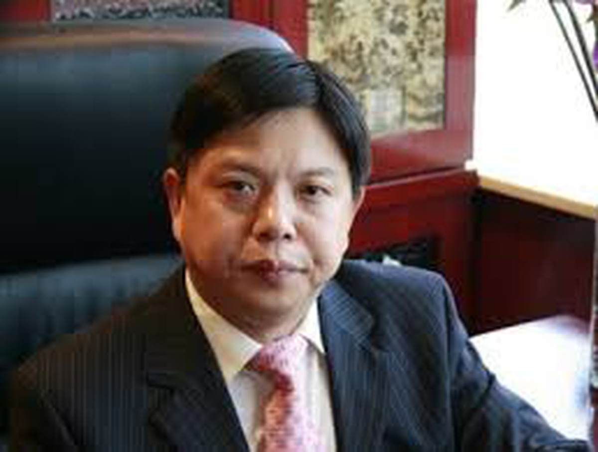 NÓNG: 1 “ông lớn” ngành truyền thông bất ngờ qua đời, giới giải trí bàng hoàng