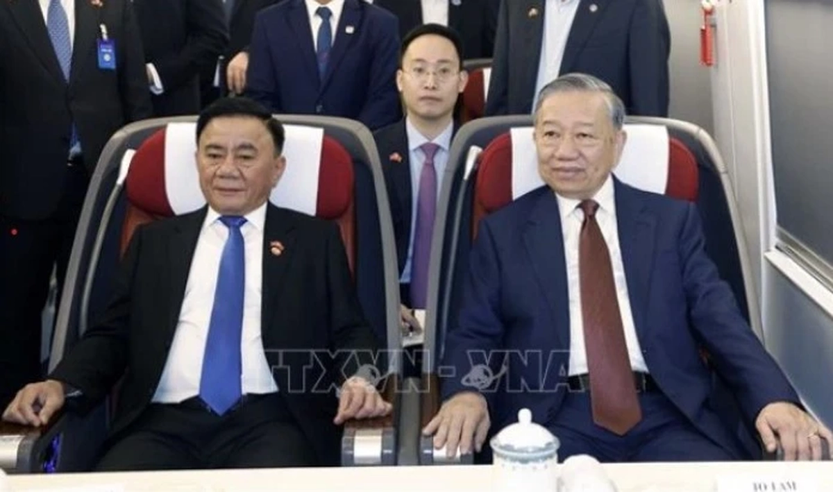 Tổng Bí thư, Chủ tịch nước Tô Lâm đi tàu cao tốc thăm Nam Ninh, Trung Quốc