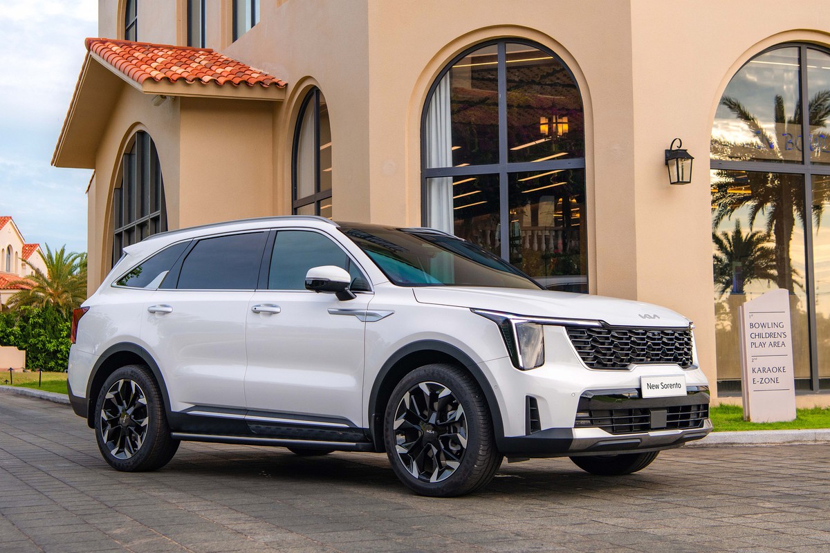 Loạt xe Kia giảm giá hàng chục triệu đồng, có mẫu rẻ hơn cả xe hạng A