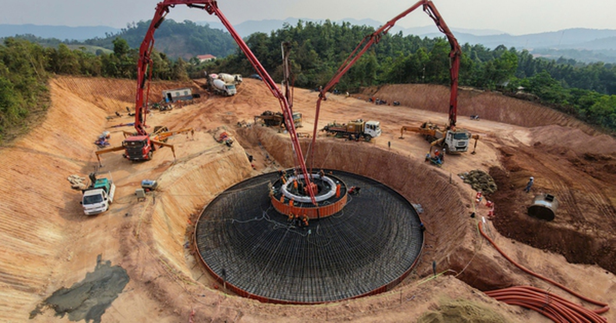 Nhiều mũi thi công đồng loạt, công trình năng lượng nghìn tỷ giữa dãy núi dài nhất Việt Nam dần 'lộ diện', dự kiến xong trong năm nay