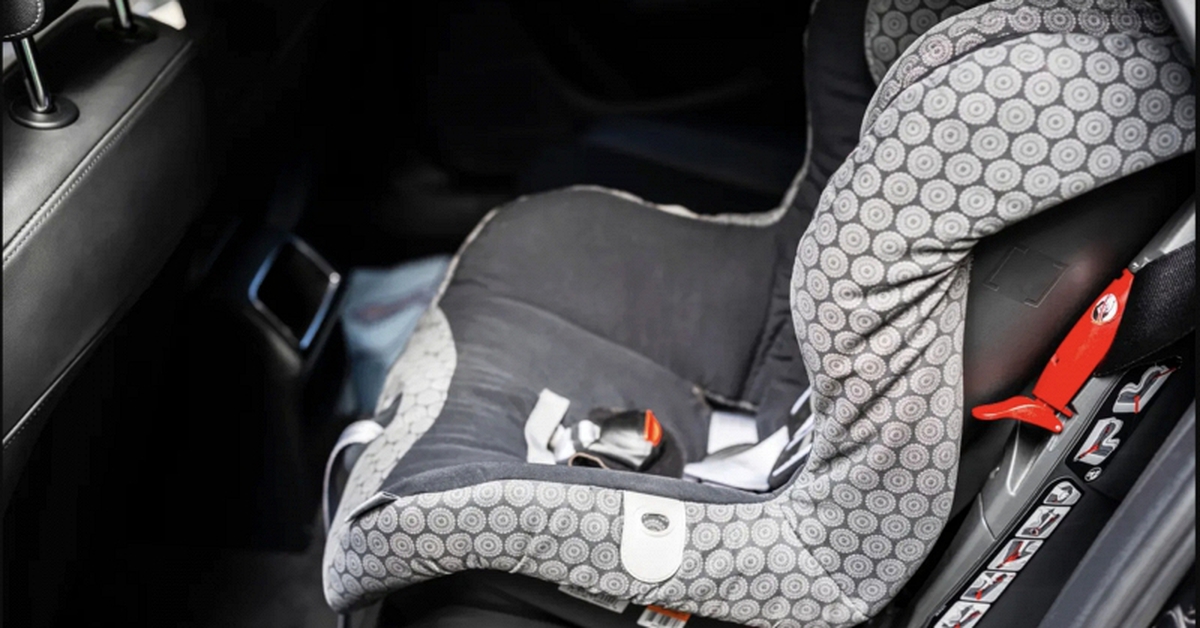 Bé gái gần 2 tuổi tử vong do bị bỏ quên trên ô tô, người cha 32 tuổi bị bắt vì tội giết người