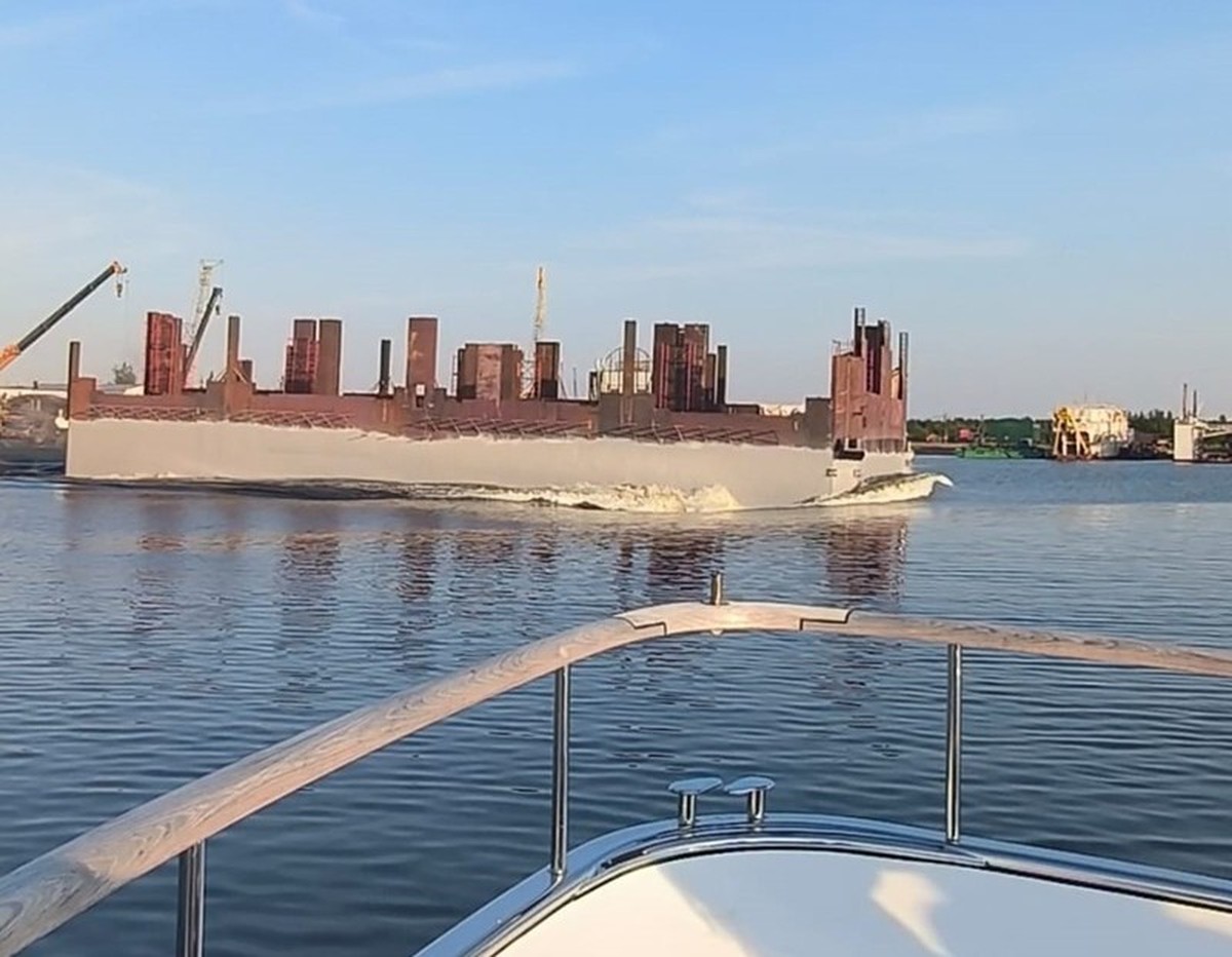 Nga tăng cường thêm "pháo đài nổi" trên biển, bàn giao nhiệm vụ quan trọng liên quan đến dầu mỏ