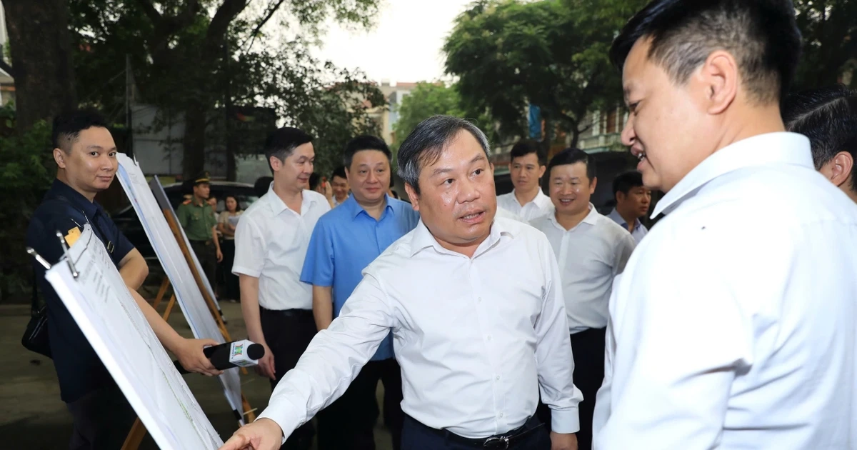 Chủ tịch Hà Nội yêu cầu rút ngắn 6 tháng tiến độ GPMB dự án mở rộng đường 70