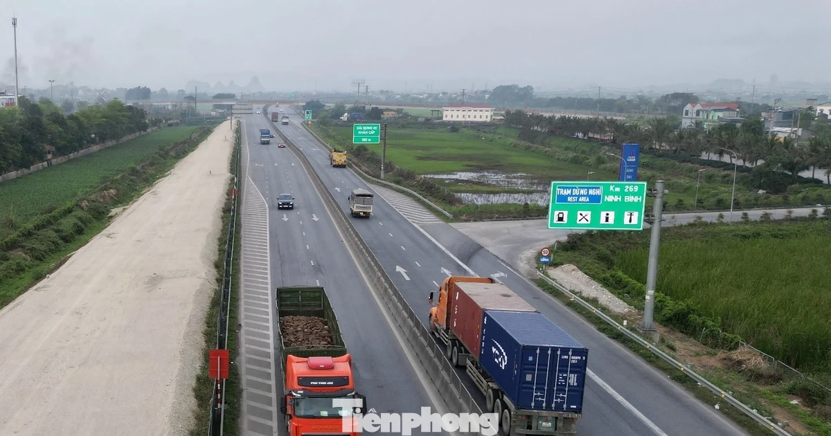 Cao tốc Cao Bồ - Mai Sơn mở rộng chưa xong, vì sao xe được đi tạm?