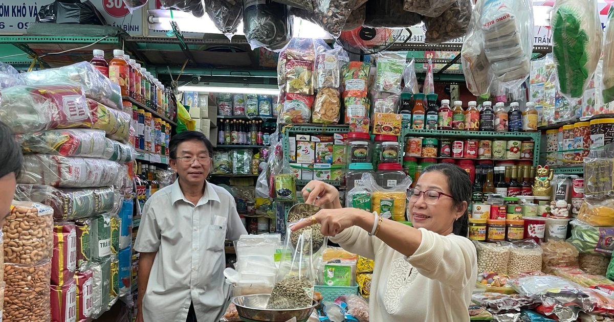 Đề xuất nâng ngưỡng doanh thu chịu thuế lên 2 tỷ đồng/năm: Cao hay thấp?