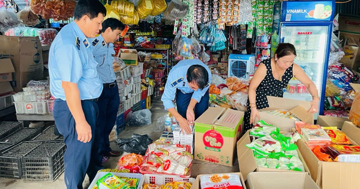 Gần 100% điểm bán vẫn bán thuốc lá lậu, thất thu 6.000 tỷ mỗi năm: Đề xuất tăng mạnh xử phạt, chặn đầu ra hàng lậu