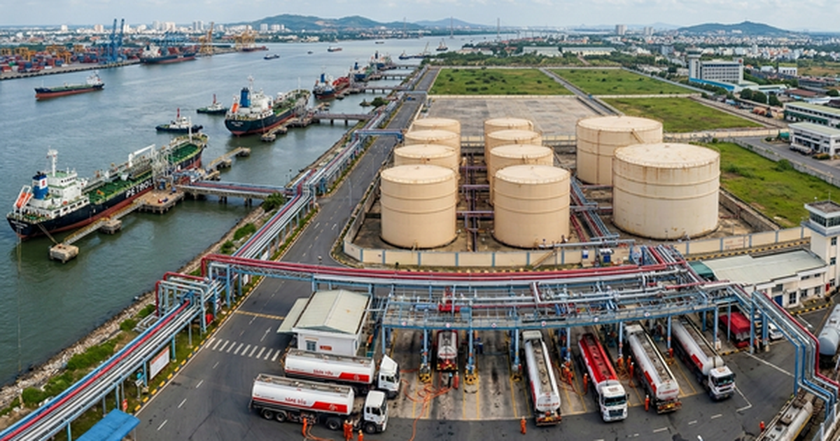 Doanh nghiệp đề xuất đầu tư kho xăng dầu dưới 5.000m3 tại vị trí tiếp giáp mặt nước, gần cửa biển: Chủ tịch UBND tỉnh nói gì?