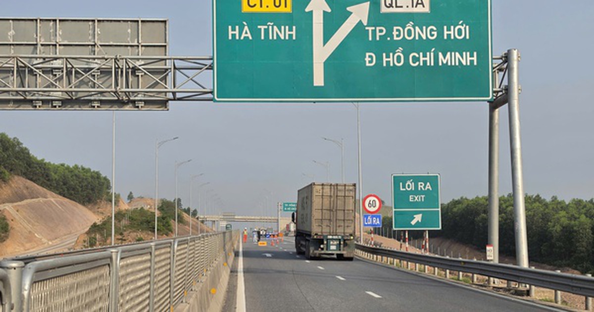 Đóng từng đoạn cao tốc Vũng Áng - Cam Lộ trong 5 ngày