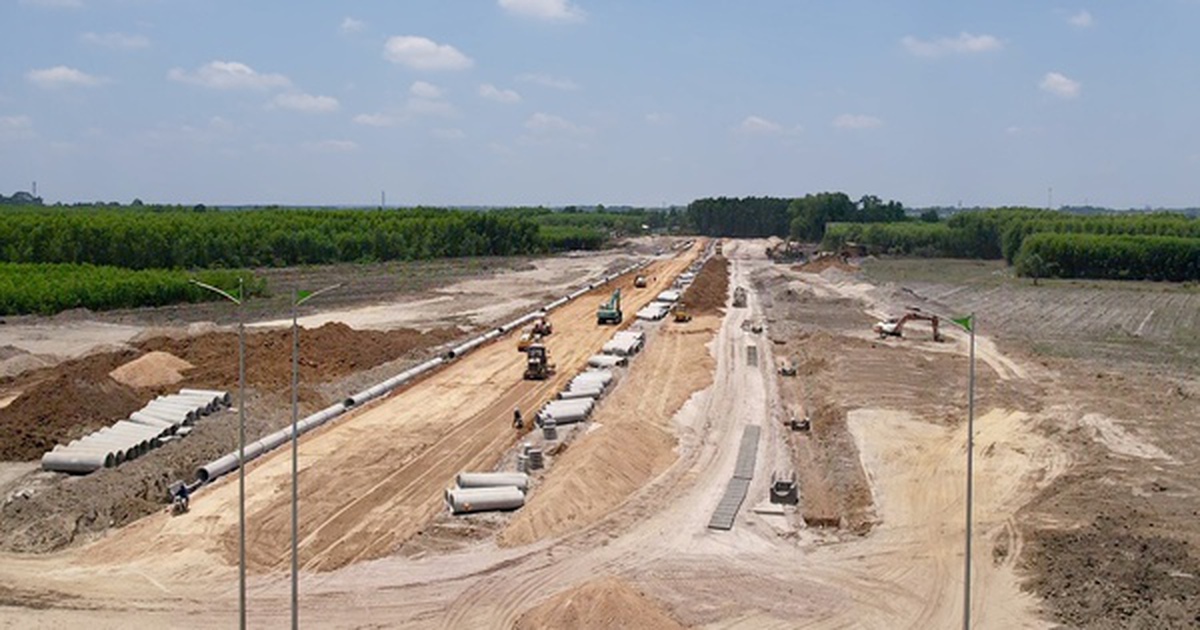 Các dự án giao thông kết nối sân bay Long Thành vừa nhận "tối hậu thư"