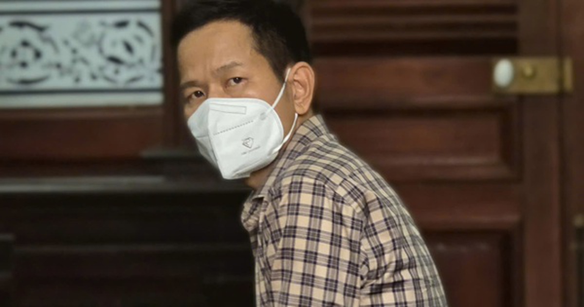 Tiết lộ tin điều tra của công an, cựu giám đốc ngân hàng ở TPHCM lãnh án tù