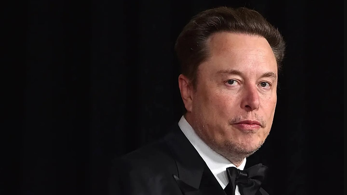 Elon Musk có thừa nhận bất ngờ về Robotaxi, tại sao Tesla lại thận trọng hơn với sản phẩm mới?