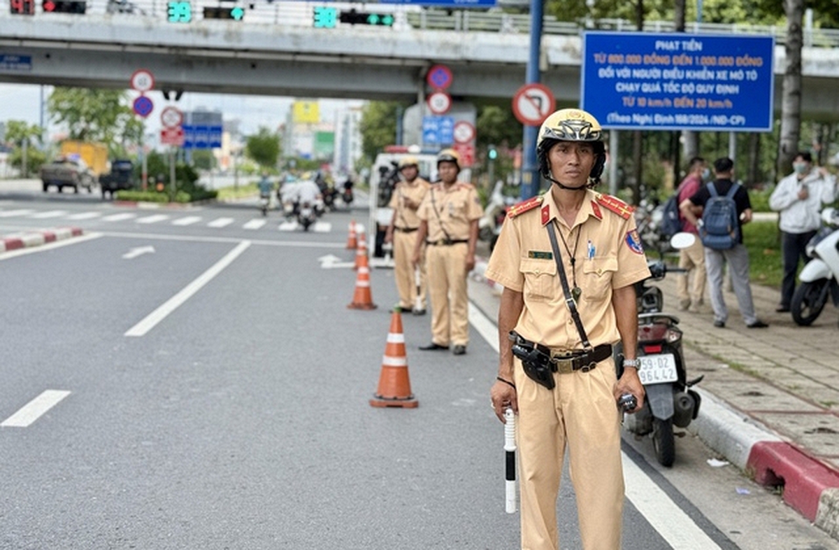 CSGT toàn quốc đồng loạt ra quân xử lý lỗi vi phạm giao thông này: 1.658 tài xế đã bị xử lý trong 5 tiếng