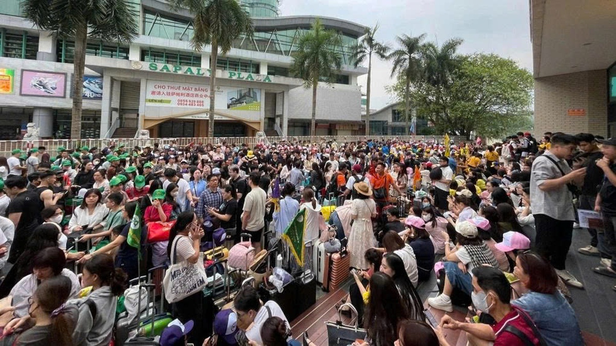 Cả Việt Nam rủ nhau đi Trung Quốc: Cửa khẩu đón nửa triệu khách, áp đảo 40% thị phần tour quốc tế