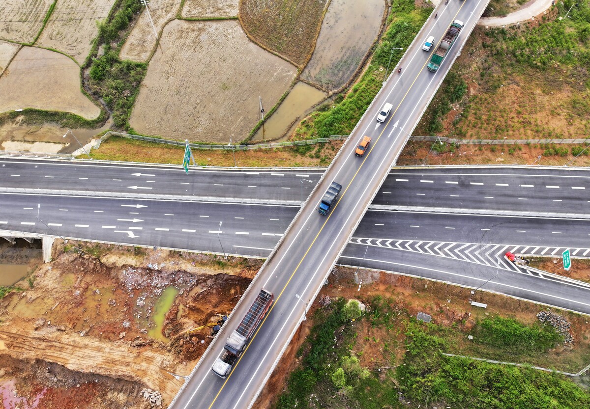 Chính thức vận hành gần 200km cao tốc Bắc- Nam đoạn Quảng Ngãi đến Đắk Lắk