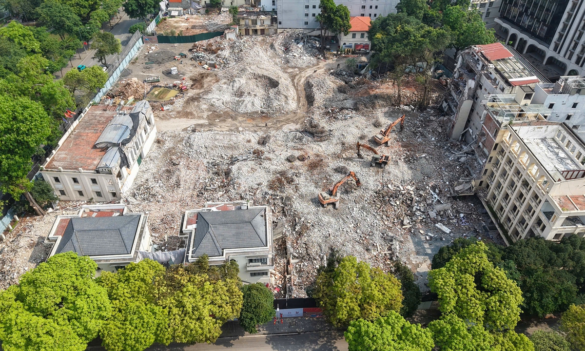 Quảng trường hơn 2ha sát Hồ Gươm dần lộ diện sau 5 tháng giải phóng mặt bằng