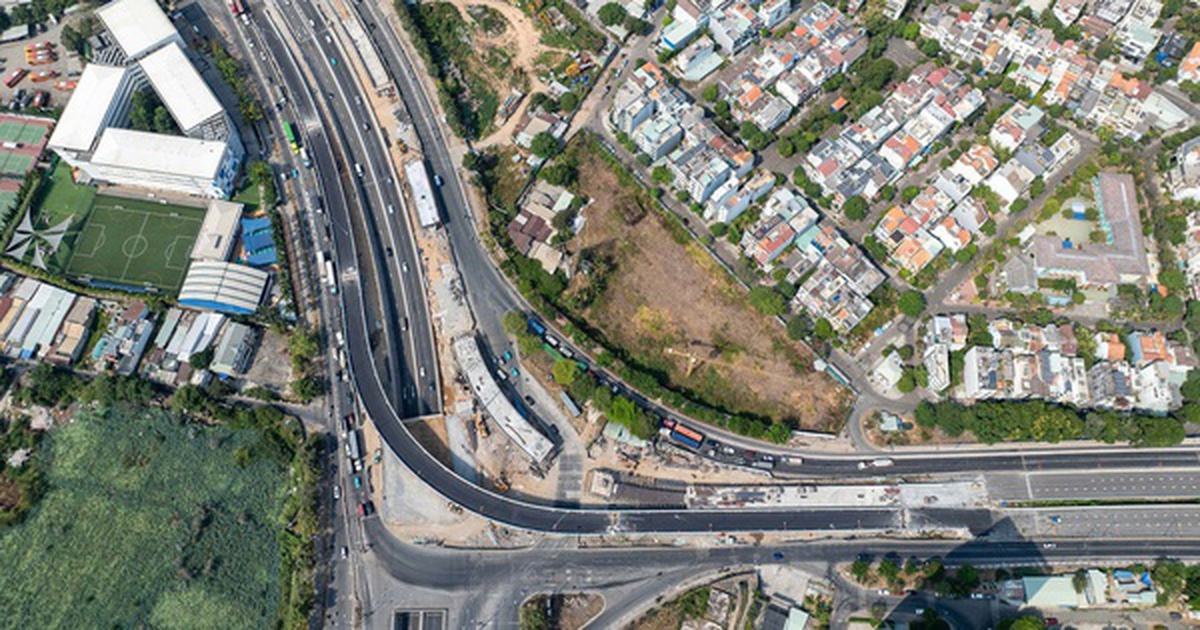 Thông xe cầu vượt N3 tại nút giao An Phú: Xe cộ đi lại thế nào?