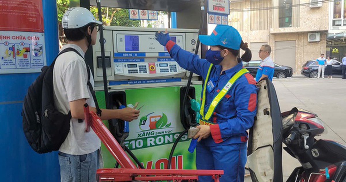 Dần thay thế xăng khoáng RON 95, giá xăng E10 đang ở mức nào?