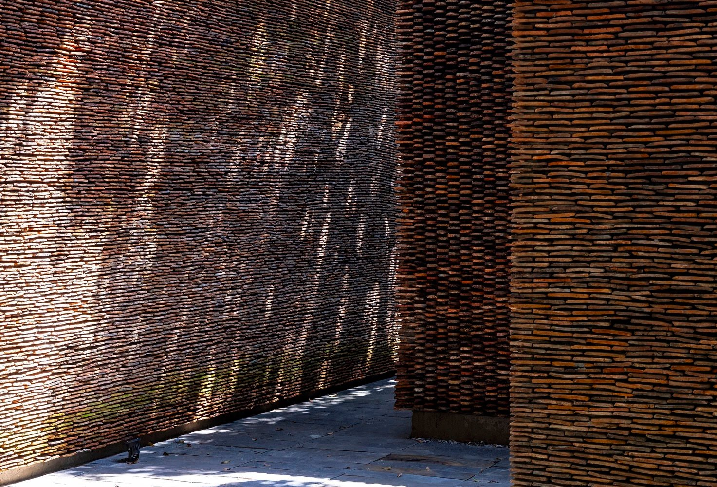 Một công trình của Việt Nam được xây dựng từ 5 triệu viên ngói cổ, từng lọt top những công trình kiến trúc tốt nhất nhất thế giới - Ảnh 4