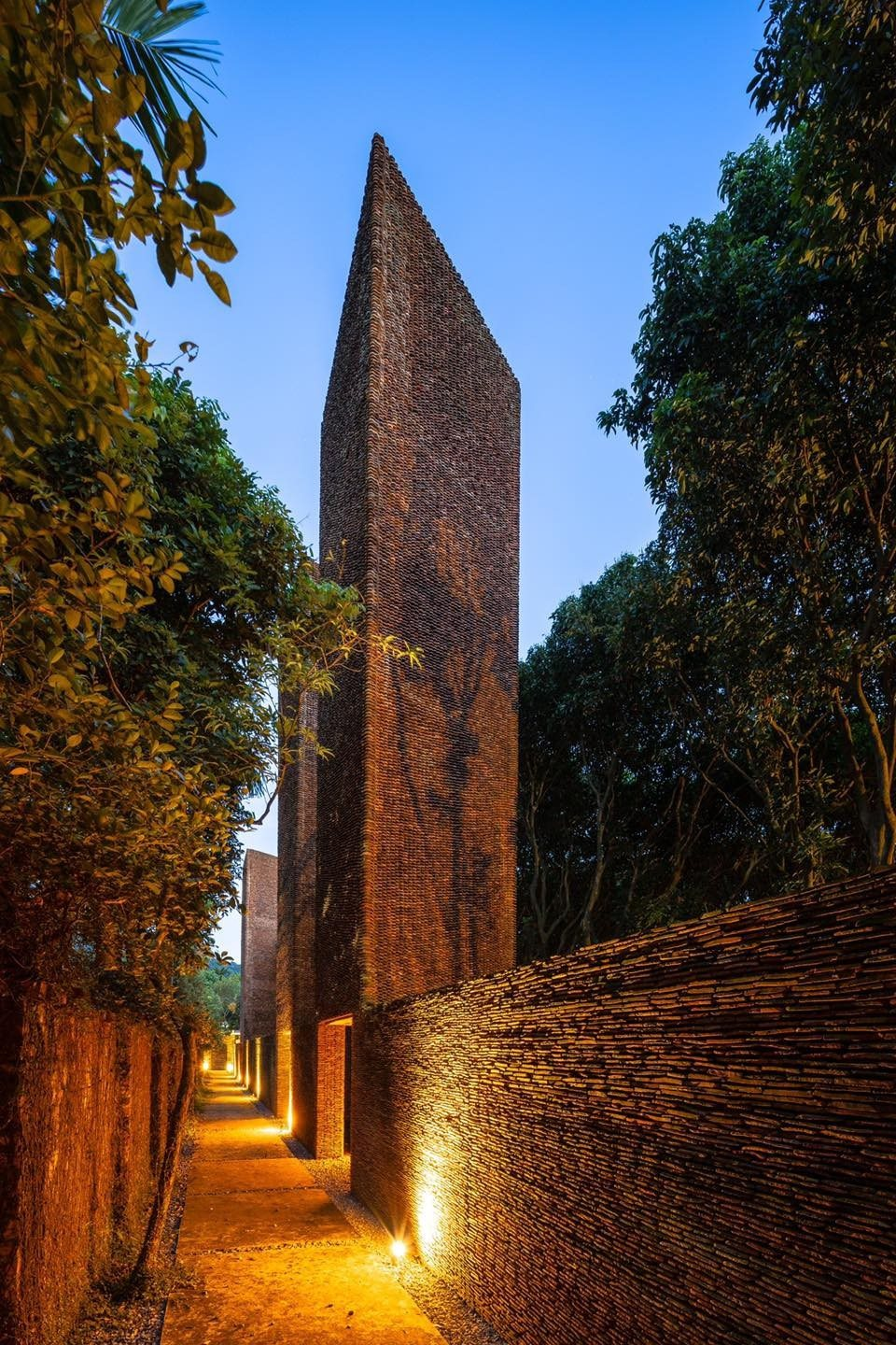 Một công trình của Việt Nam được xây dựng từ 5 triệu viên ngói cổ, từng lọt top những công trình kiến trúc tốt nhất nhất thế giới - Ảnh 3