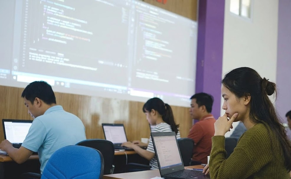 VN-Index tiếp tục tăng điểm - Ảnh 1