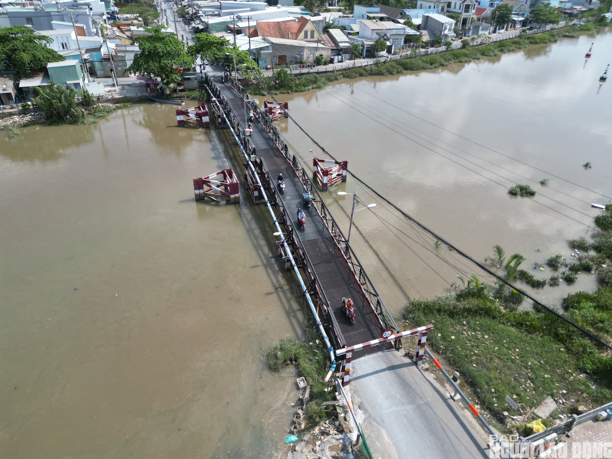 Cận cảnh công trường cầu gần 500 tỉ đồng nối TPHCM với cửa ngõ đi Tây Ninh - Ảnh 4