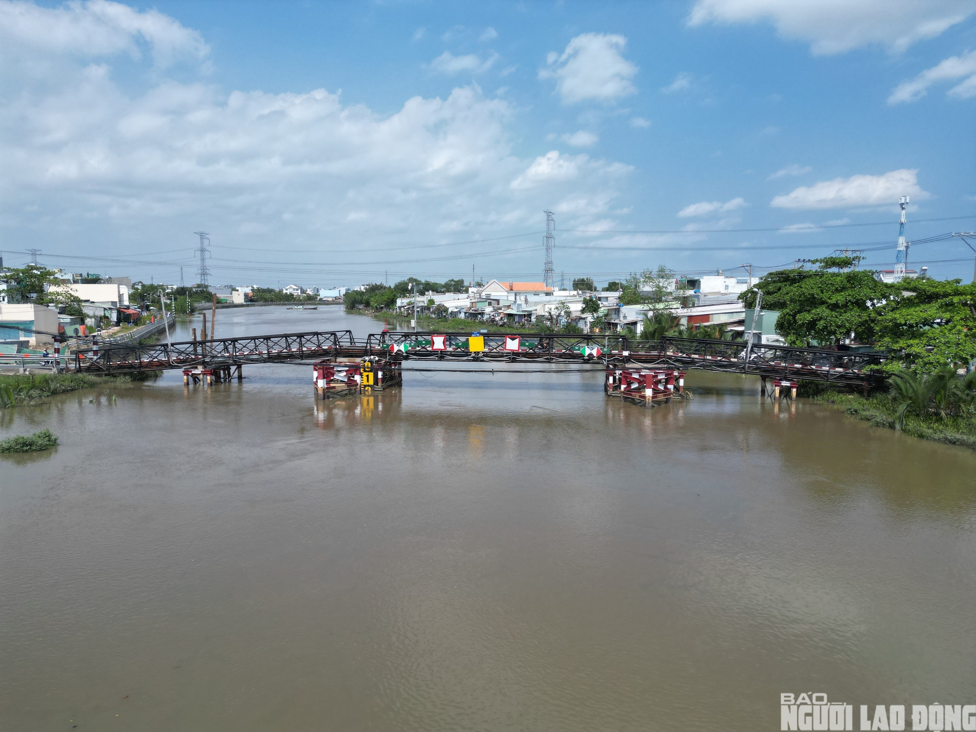 Cận cảnh công trường cầu gần 500 tỉ đồng nối TPHCM với cửa ngõ đi Tây Ninh - Ảnh 12