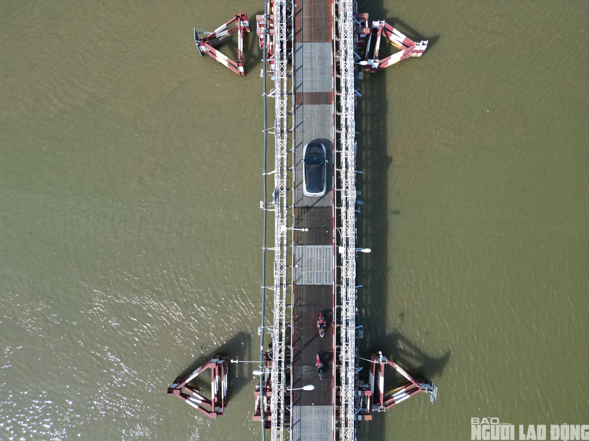 Cầu sắt cũ kết nối TPHCM - Tây Ninh rung lắc sau hơn nửa thế kỷ sử dụng - Ảnh 12