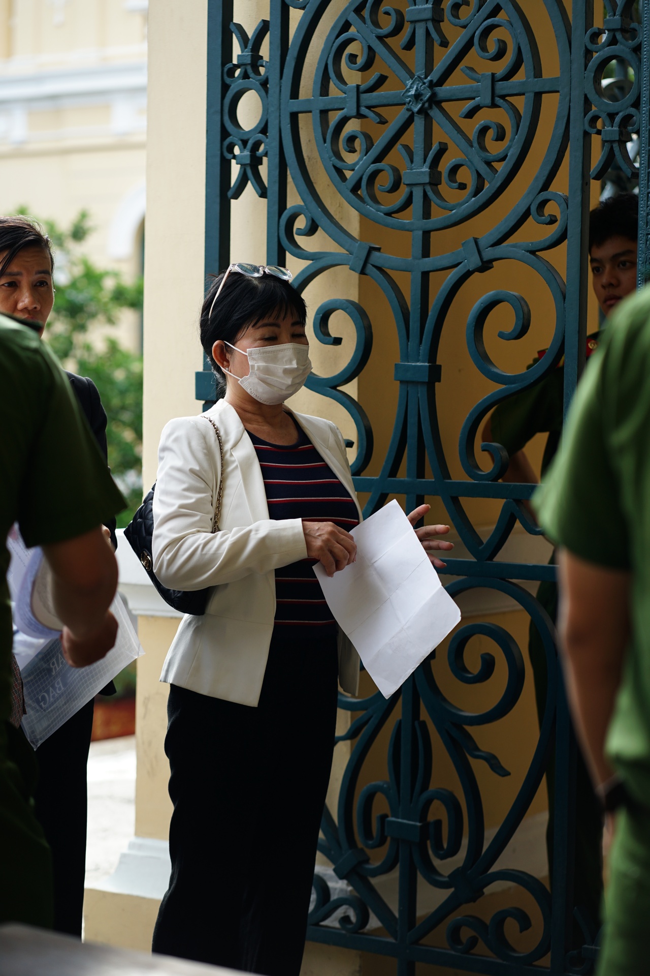 Những hình ảnh của cựu CEO Quốc Cường Gia Lai Nguyễn Thị Như Loan tại phiên toà sáng nay - Ảnh 5