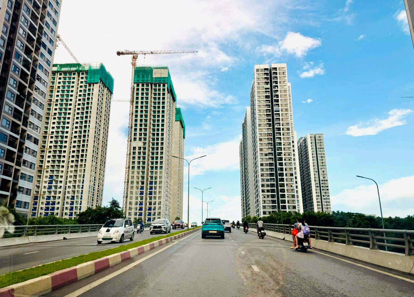 Bất động sản Hà Nội chuyển mình theo hướng tái cấu trúc và mở rộng đô thị - Ảnh 1