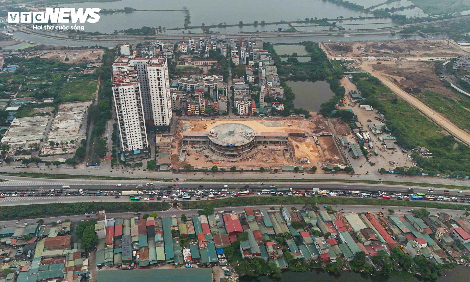 Mục sở thị bến xe có thiết kế độc đáo ở cửa ngõ Hà Nội - Ảnh 12