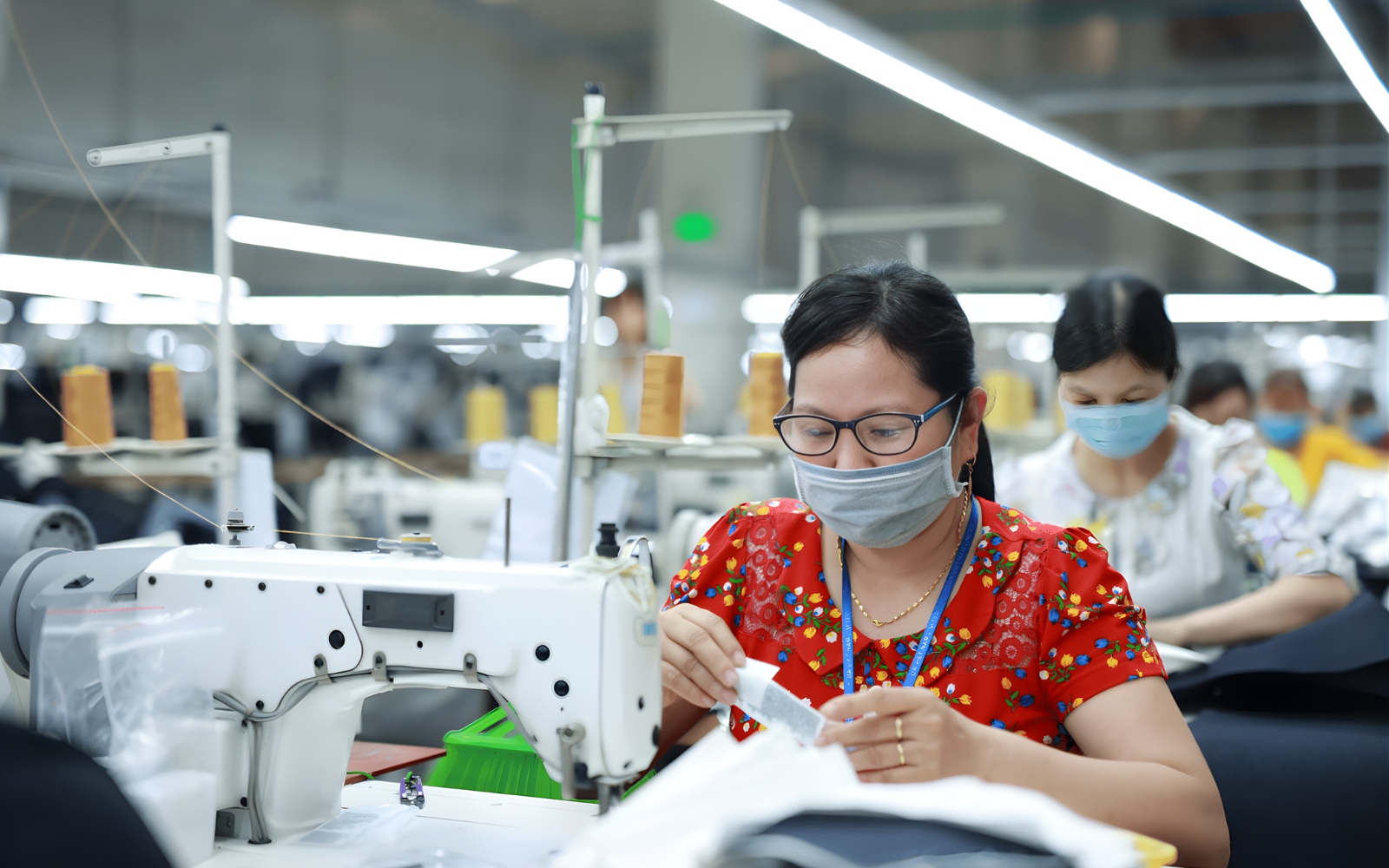 Đóng BHXH 20 năm, lương hưu chỉ 3-4 triệu: Đây là sai lầm hàng triệu phụ nữ Việt đang mắc phải - Ảnh 1