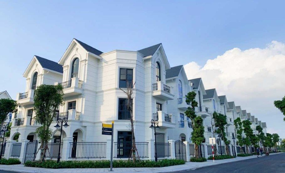 Giá biệt thự, liền kề Hà Nội neo ở mức cao kỷ lục - Ảnh 1