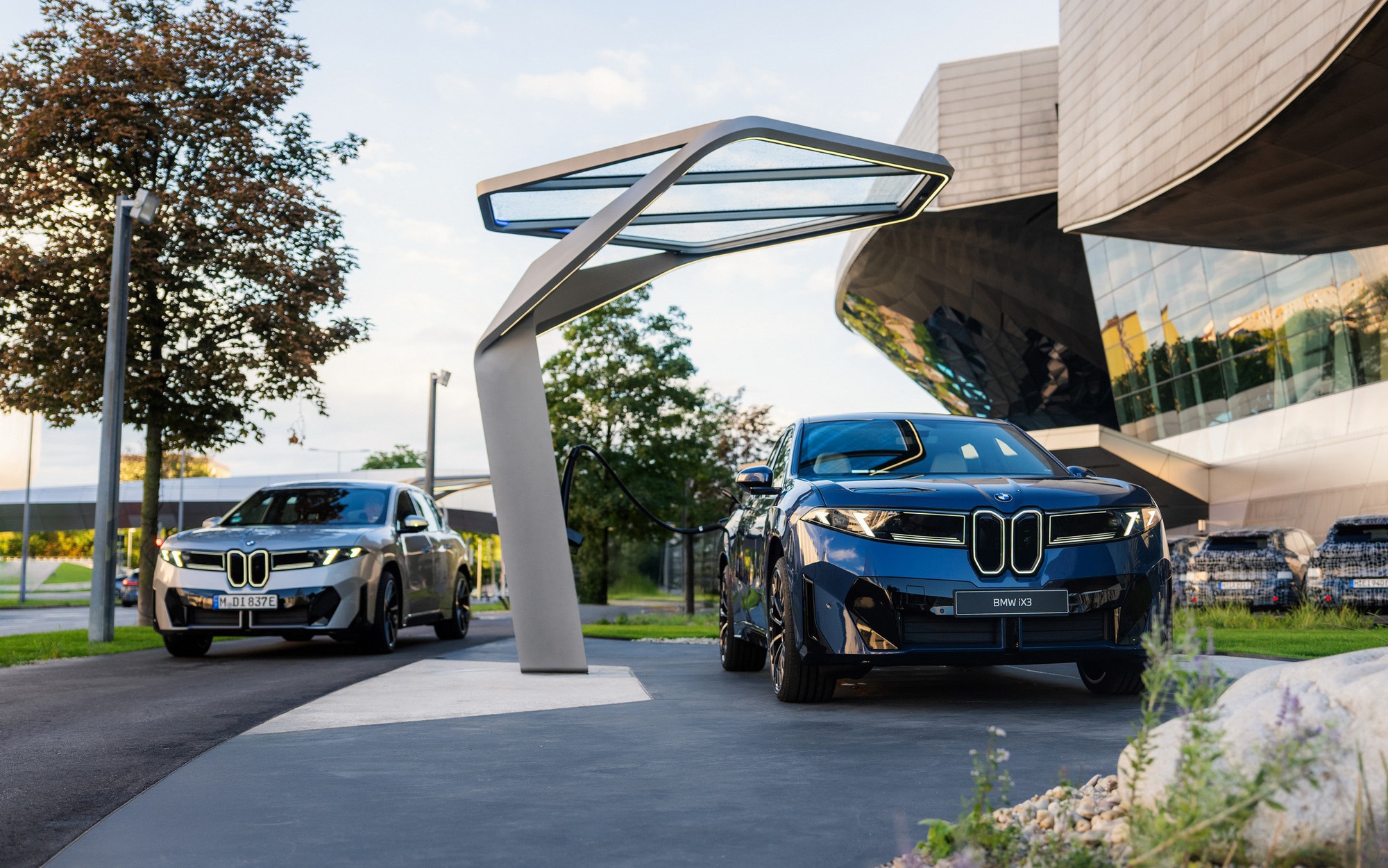 Sếp BMW cảnh báo vấn đề tiềm ẩn sau sạc siêu nhanh đang gây sốt của BYD: ‘Nó giống như việc kéo một cái chăn’ - Ảnh 3