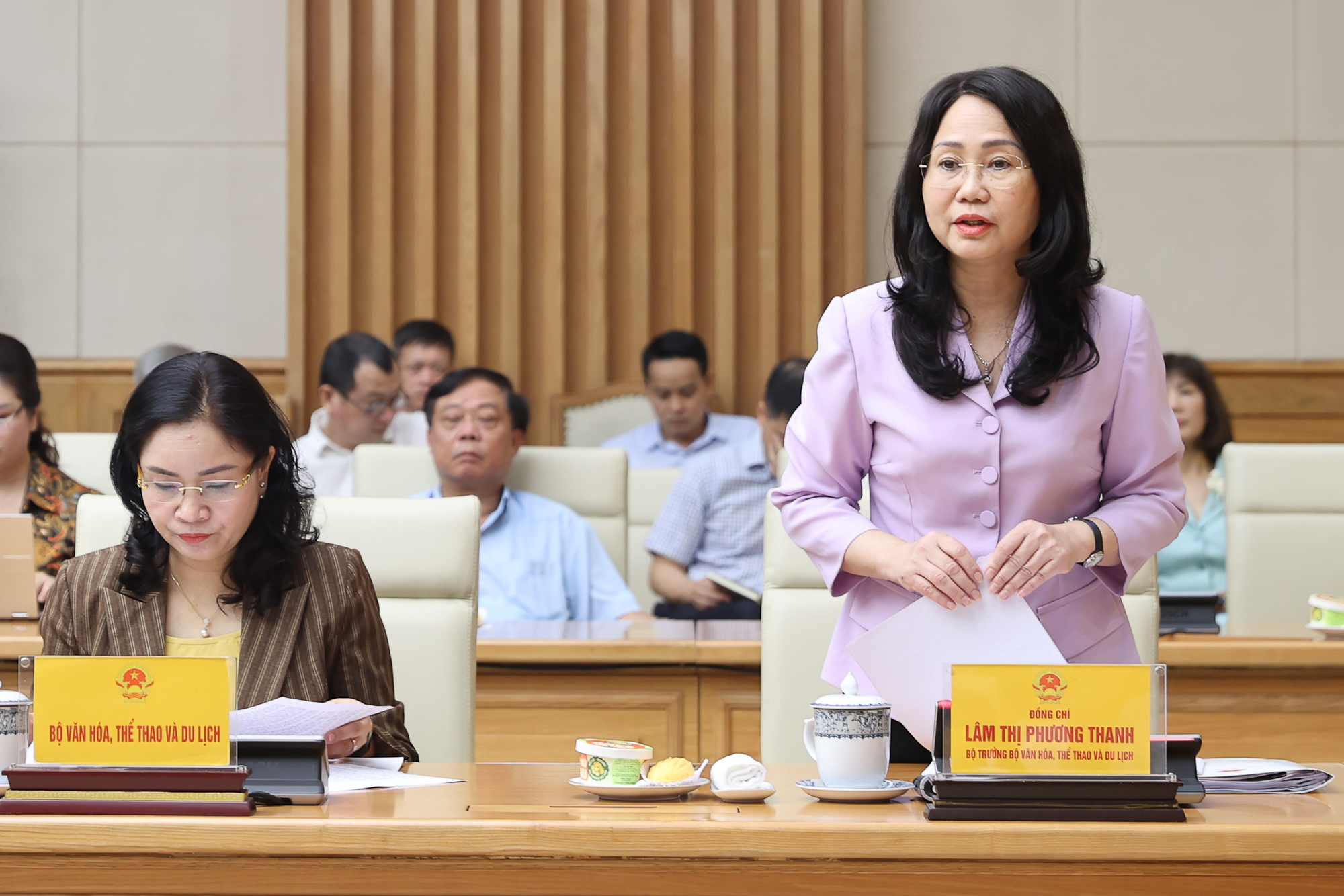 Thủ tướng: Du lịch phải thực sự trở thành ngành kinh tế mũi nhọn - Ảnh 2