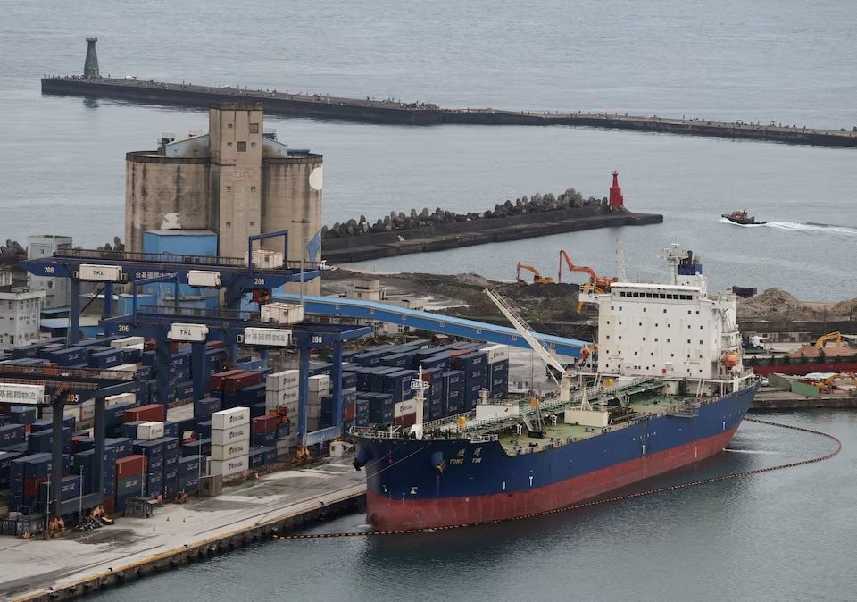 Nền kinh tế 4.500 tỷ USD không muốn vẫn phải quay sang nhập HDPE từ Trung Quốc: Nguồn cung cũ đứt gãy, sản xuất trong nước bị đe dọa - Ảnh 2