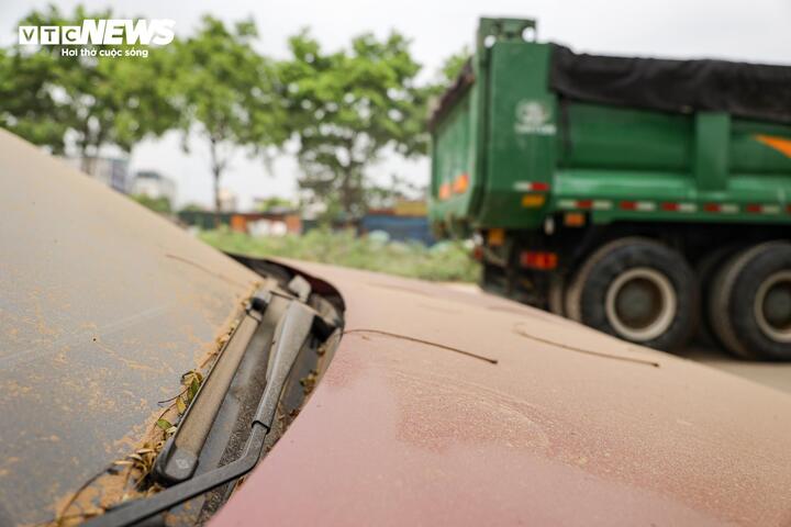 Người Hà Nội 'ngộp thở' giữa bụi mịt mù từ công trình xây dựng - Ảnh 12