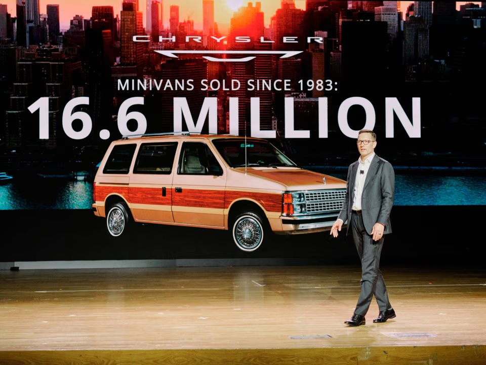 Hãng xe hơi 100 năm tuổi biểu tượng của Mỹ giờ chỉ bán đúng một chiếc xe, gặm nhấm khoản lỗ 25 tỷ USD - Ảnh 2