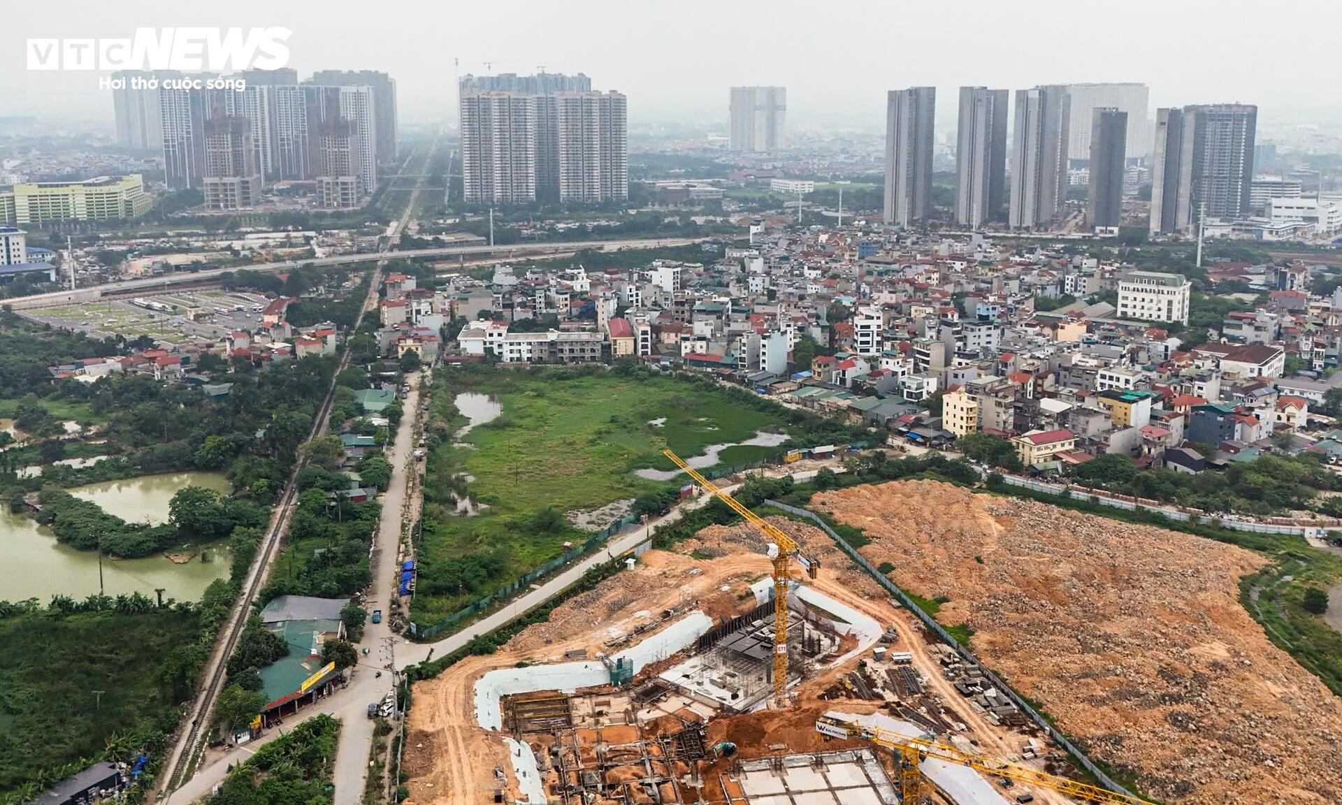 Cận cảnh tuyến đường 70 dài 5km ở Hà Nội được yêu cầu hoàn thành năm 2026 - Ảnh 16