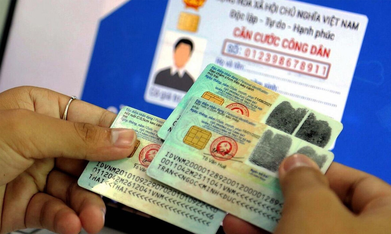 Bãi bỏ thủ tục thu thập, cập nhật thông tin sinh trắc học về ADN, giọng nói - Ảnh 1