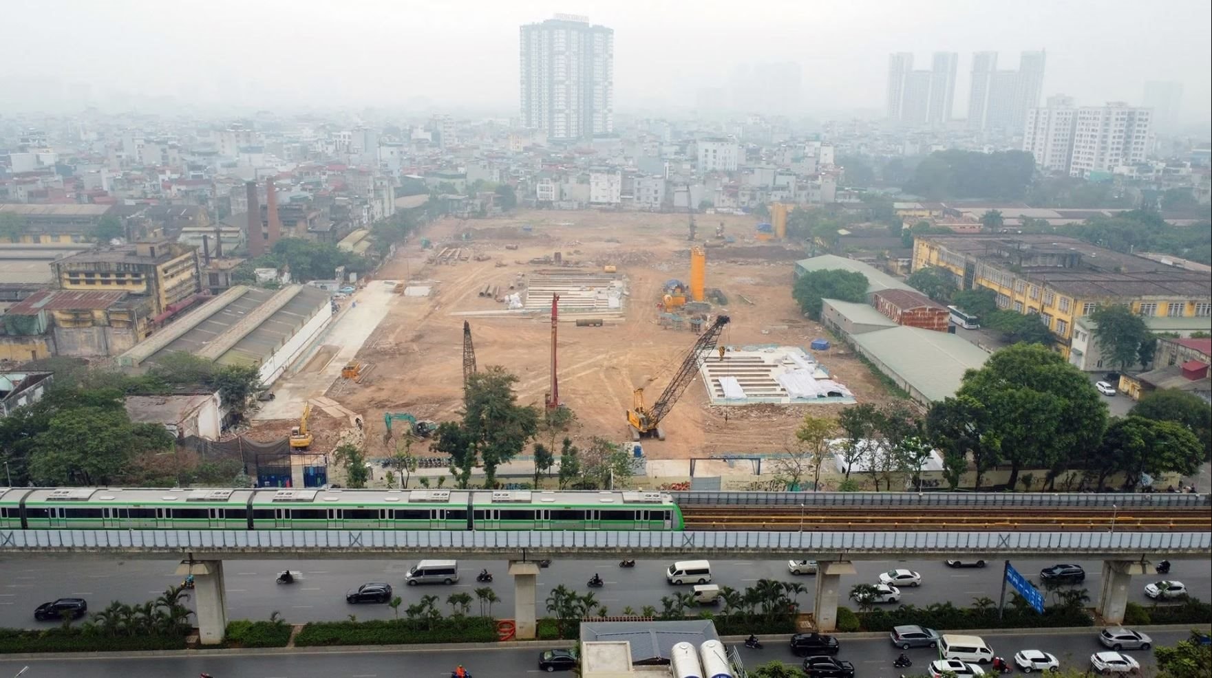 Nguy cơ dư cung căn hộ cao cấp “phủ bóng” thị trường bất động sản - Ảnh 1