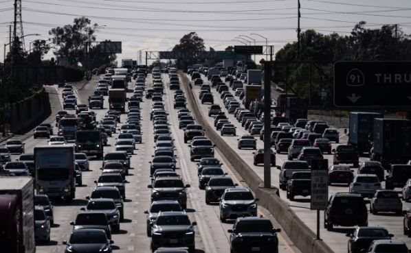 Nợ 2,2 tỷ đồng vì một chiếc xe chỉ đáng giá phân nửa: Nghịch lý khiến các chủ sở hữu rơi vào vòng xoáy vỡ nợ vì vay mua ô tô - Ảnh 1