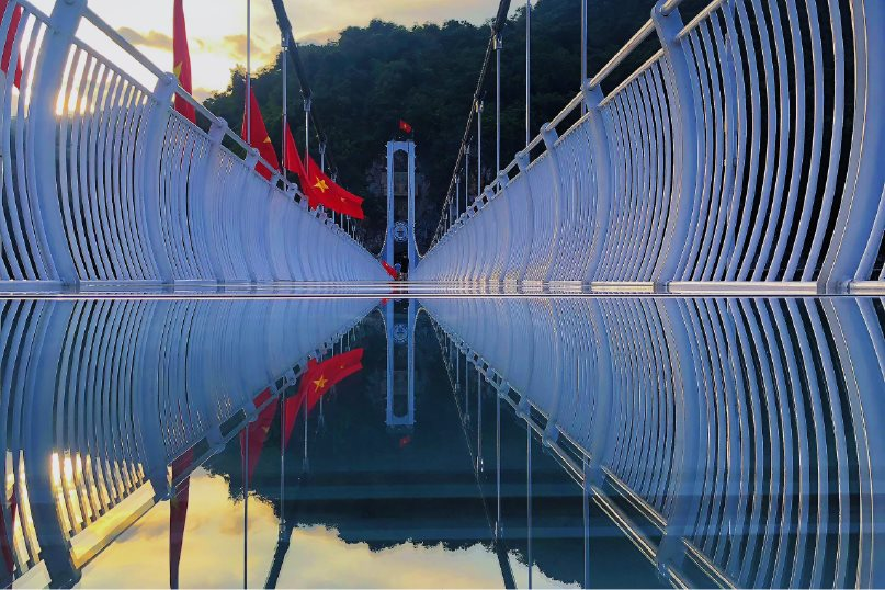 Việt Nam sở hữu cây cầu kính dài nhất hành tinh, vượt Trung Quốc để lập kỷ lục toàn cầu - Ảnh 2