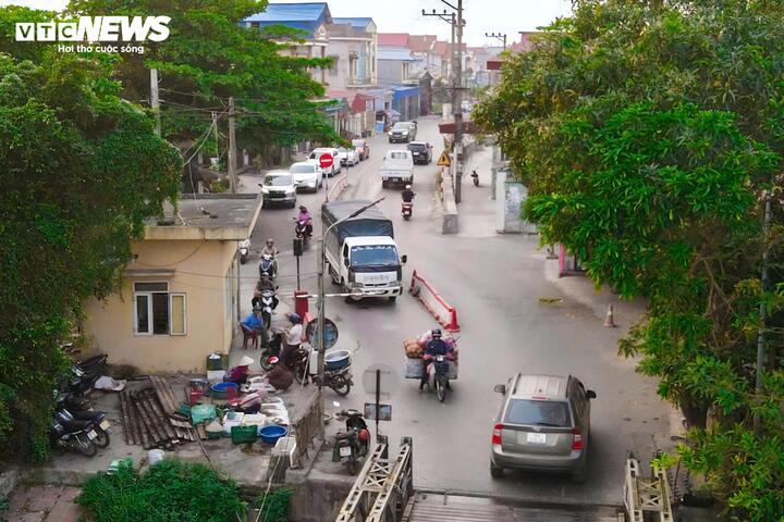 Cầu phao 30 năm tuổi ở Ninh Bình 'oằn mình' gánh tải chờ ngày được thay thế - Ảnh 8