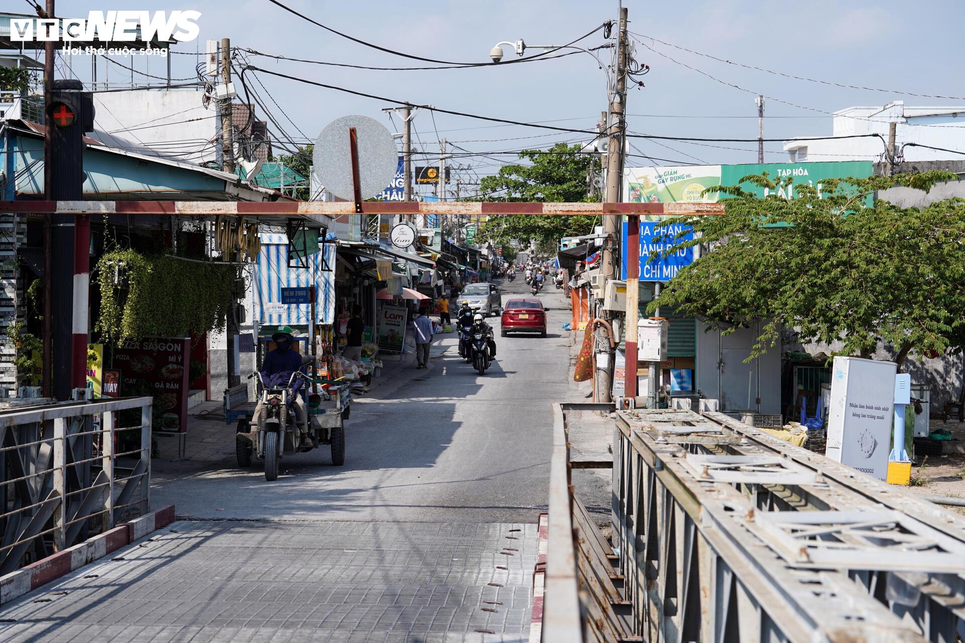 Cầu sắt hơn 50 tuổi nối TP.HCM - Tây Ninh xuống cấp, nằm chờ ngày xây mới - Ảnh 8