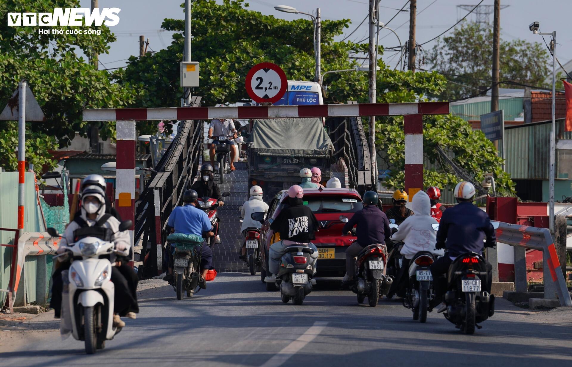 Hiện trạng dự án cầu 500 tỷ ở TP.HCM sau gần 1 năm khởi công - Ảnh 6