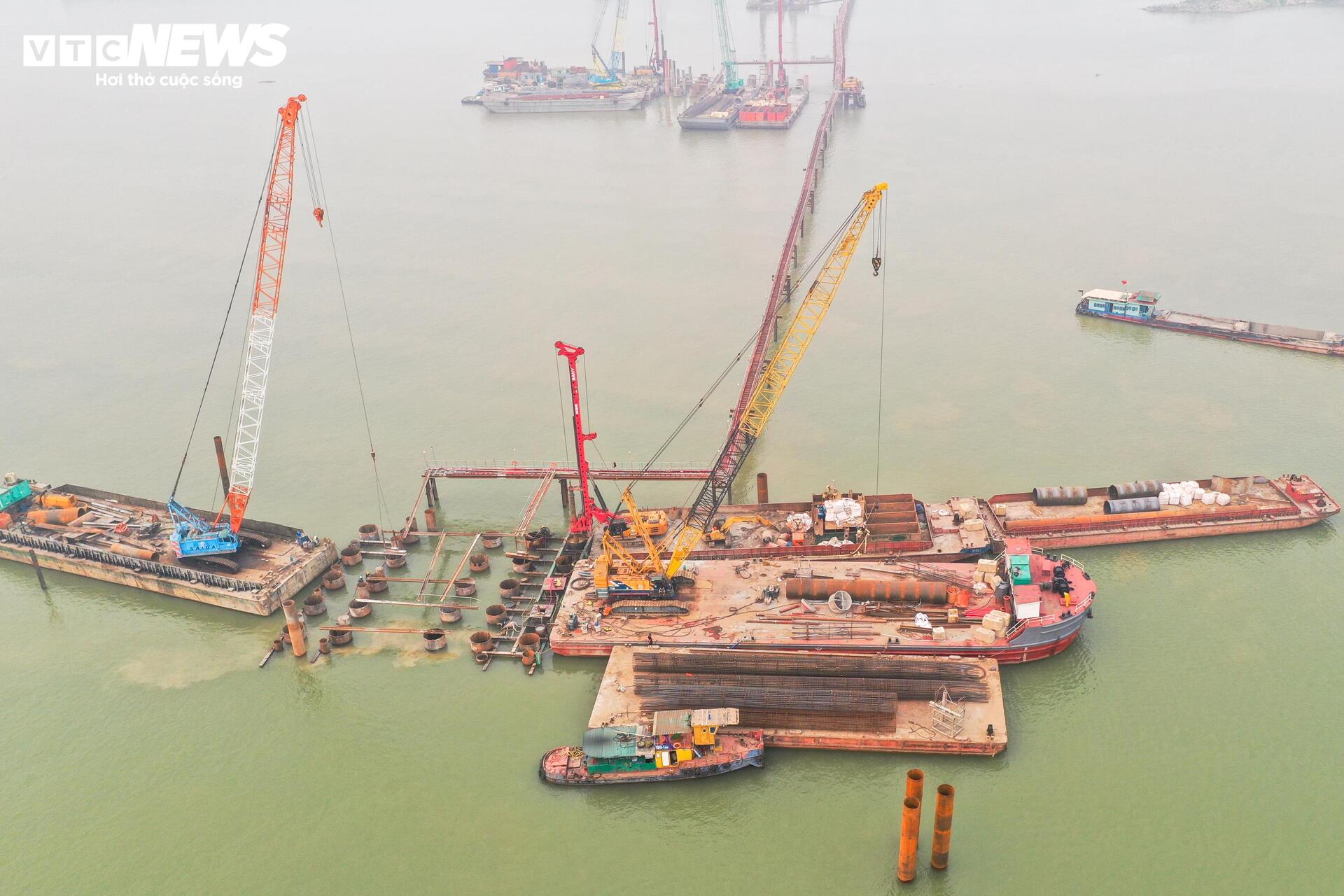 Cận cảnh công trường cầu Thượng Cát 8 làn xe vượt sông Hồng - Ảnh 10