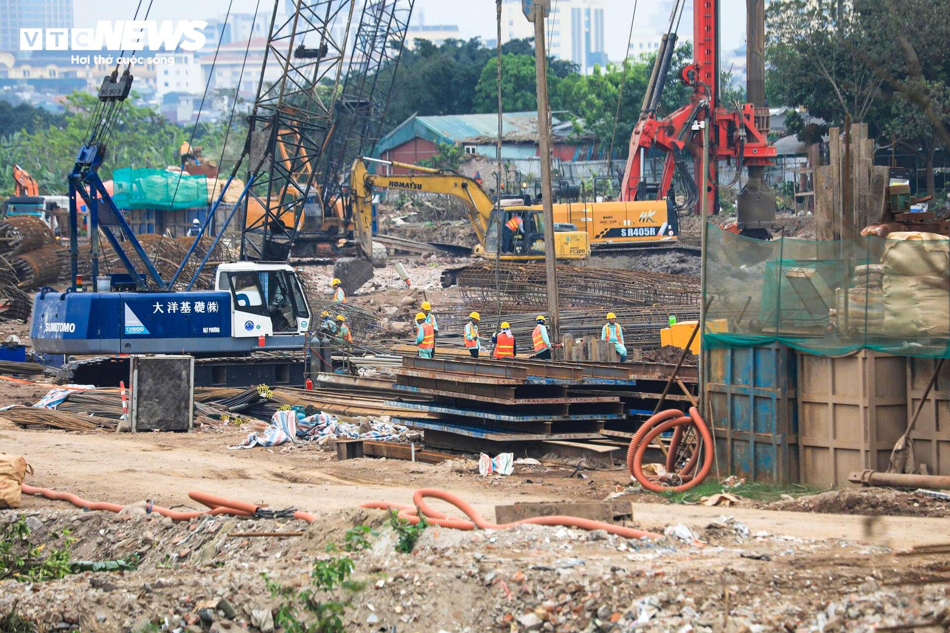 Bên trong đại công trường cầu Trần Hưng Đạo gần 16 nghìn tỷ đồng ở Hà Nội - Ảnh 4