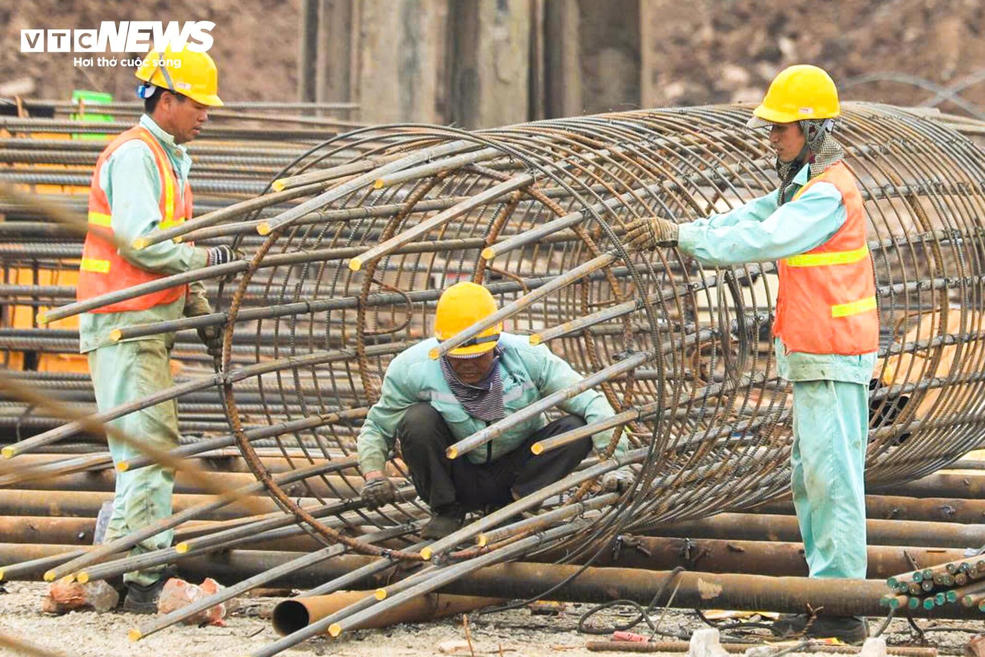 Bên trong đại công trường cầu Trần Hưng Đạo gần 16 nghìn tỷ đồng ở Hà Nội - Ảnh 5